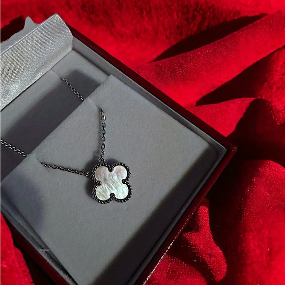 Van Cleef necklace - Picture 5 of 7